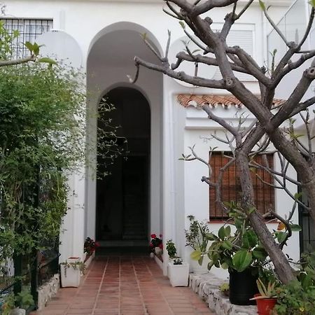 Beautiful Apartment In La Carihuela, Torremolinos Exterior foto