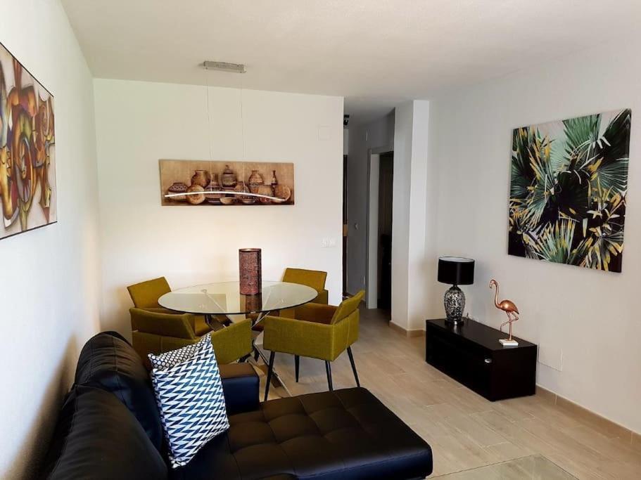 Beautiful Apartment In La Carihuela, Torremolinos Exterior foto
